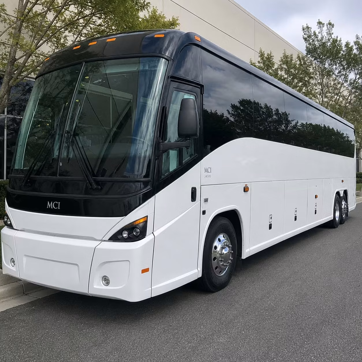 let sanluisobispocharterbuscompany com handle employee transportation logistics while you focus on running your business